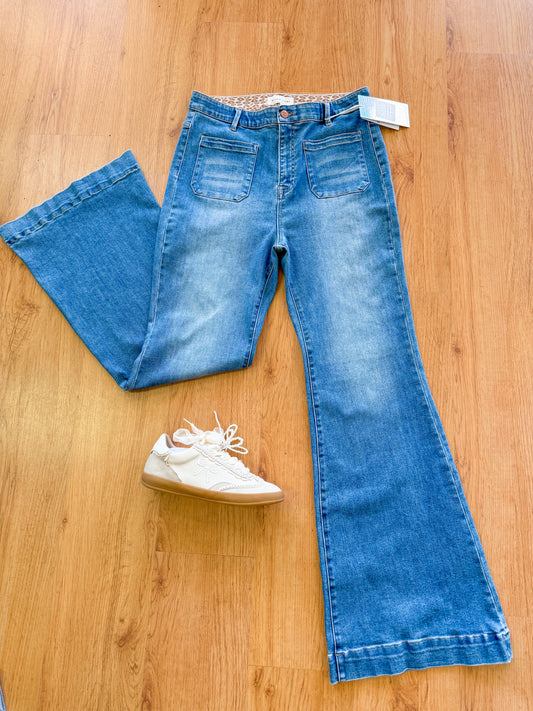 PLUS SIZE- Front Pocket Jean