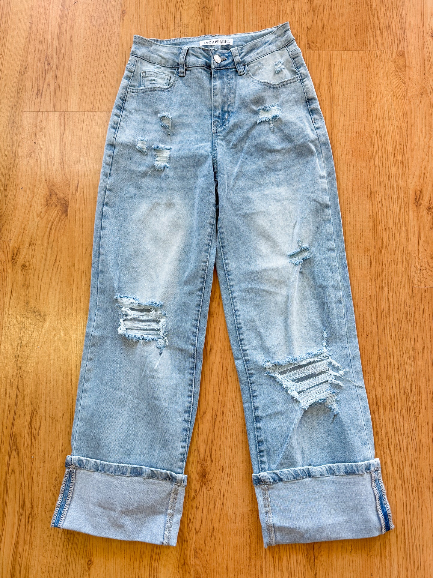 Light Washed Ripped Jean